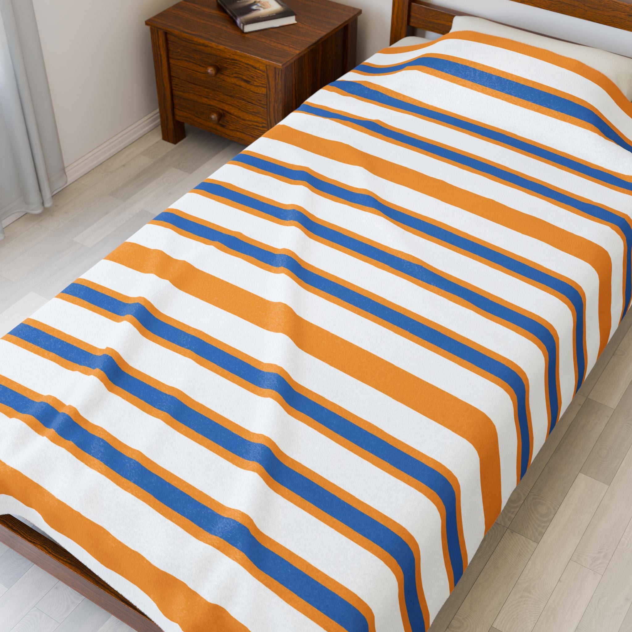 Striped Velveteen Plush Blanket – Retro Gold & Blue Cozy Throw
